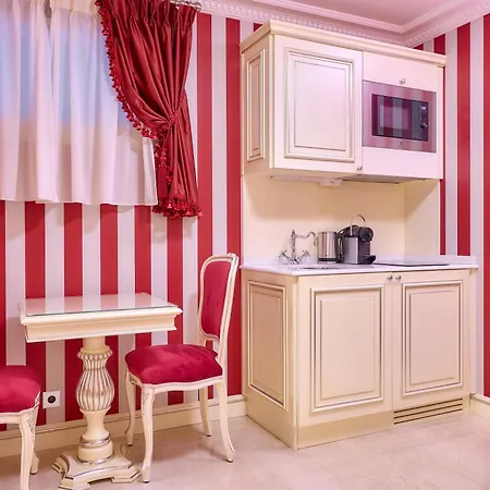 Maison Des Barons Aparthotel *