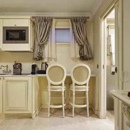 Maison Des Barons Aparthotel Nice