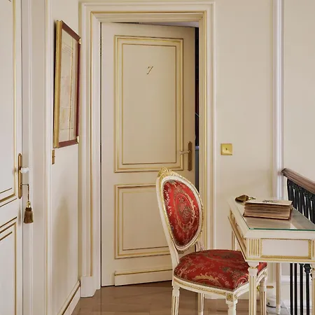 Maison Des Barons Апарт-отель 4*